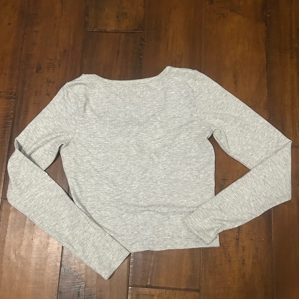 Hollister Light Gray Ribbed Top - Picture 3 of 3